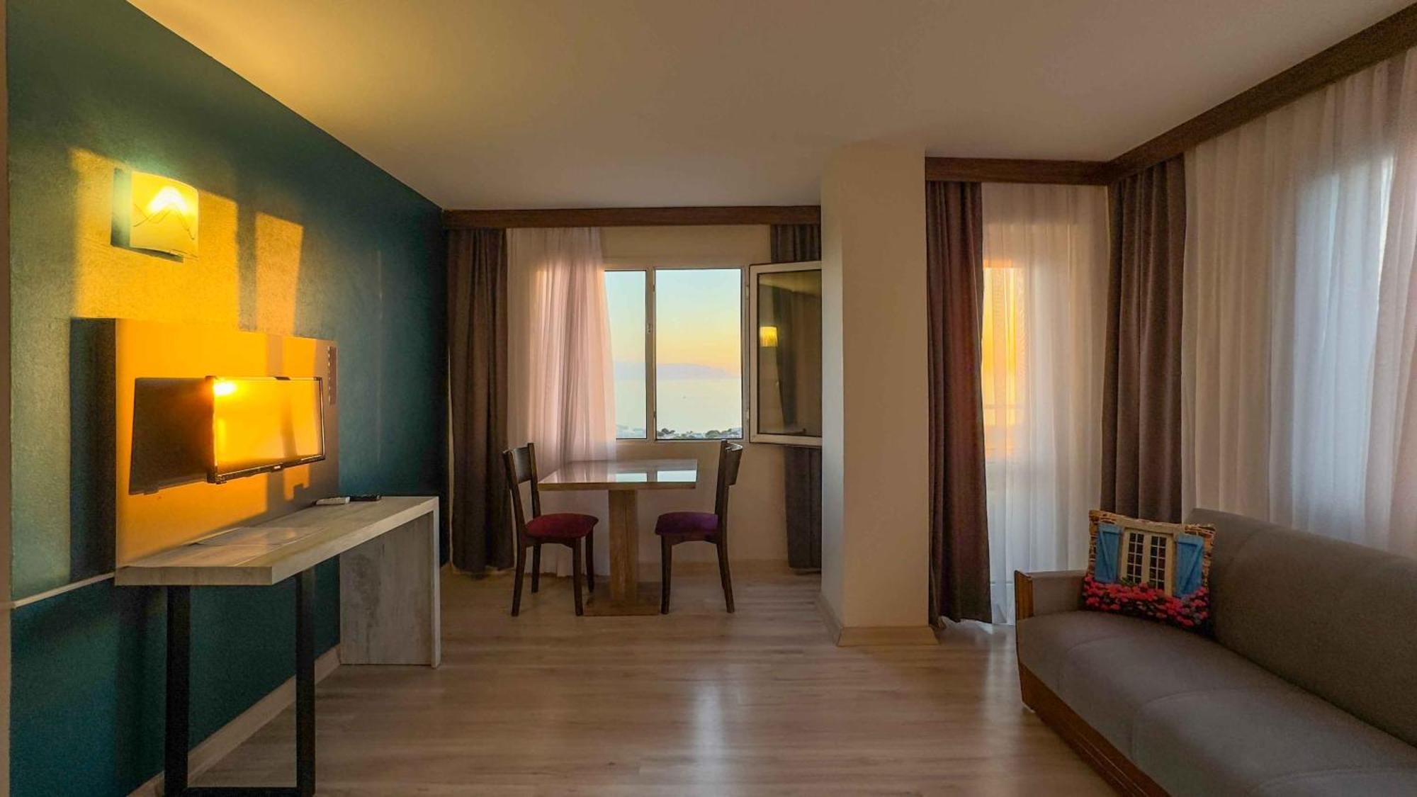 La Bella Suit Otel Кушадаси Екстер'єр фото